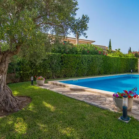 Сasa de vacaciones 4 Bedroom Beautiful In