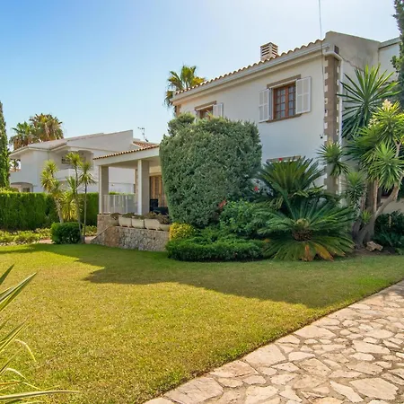 Holiday home 4 Bedroom Beautiful In