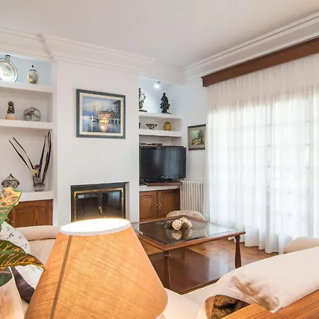 4 Bedroom Beautiful In *