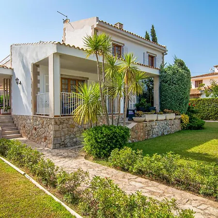 4 Bedroom Beautiful In Pollenca
